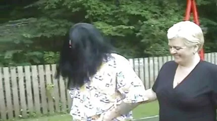 Cutie gratis amatør porno med nice booty lader hendes elsker tørre