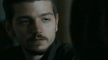 Fucked værelseskammerat, når hun sidder fast amatør analsex i vasken